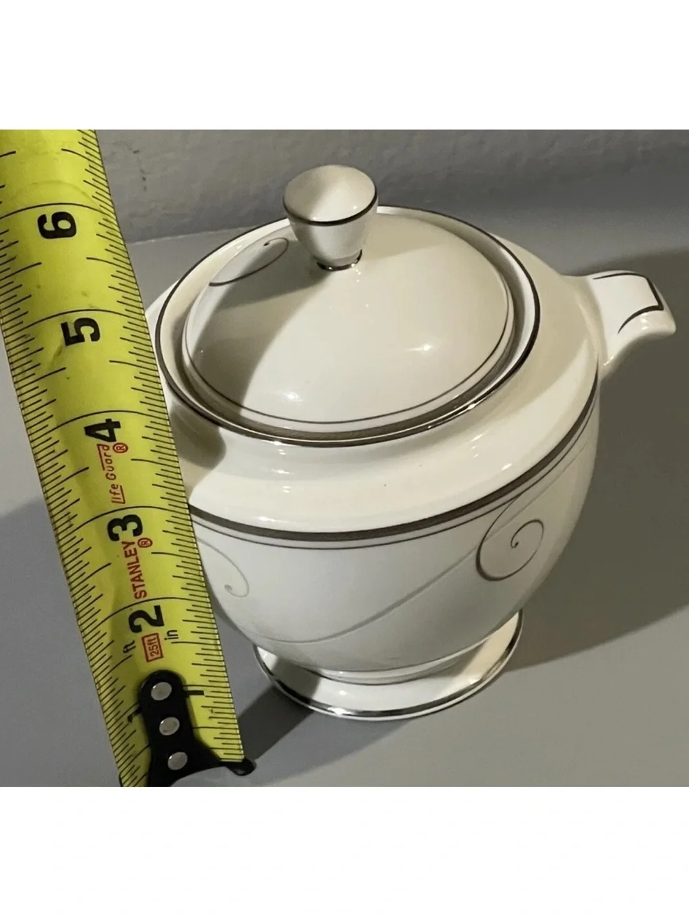 Noritake Platinum Fine Porcelain Wave Creamer And Sugar Set